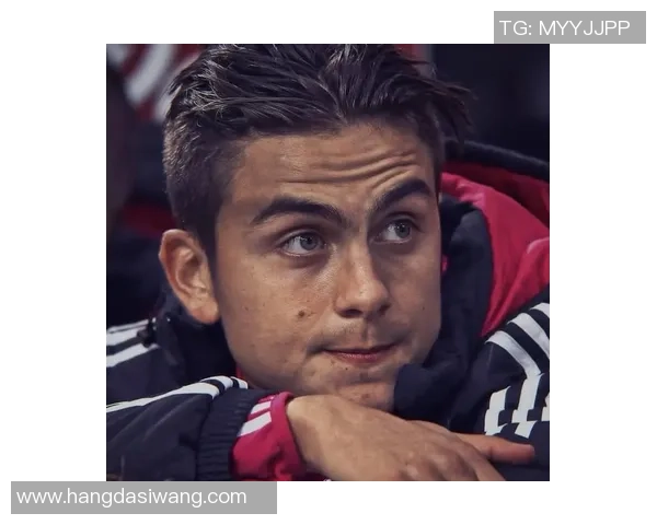 足球球星佩戴头套背后的原因与影响以及对比赛表现的潜在作用